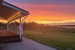 Дом с видом на озеро, Ольховка