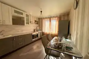 Просторная квартира для вашего отдыха, Тольятти