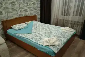 Квартира рядом с ж/д вокзалом со своей парковкой., Смоленск