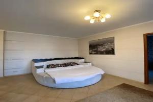 2-комнатная квартира у метро Улица 1905 года, Москва