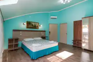 Трёхместный номер комфорт, Лазаревское