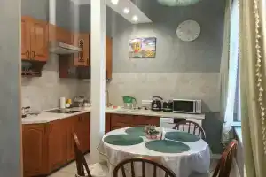2-х комнатная квартира в центре Сухума