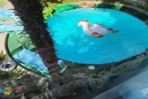 Семейный отдых в доме с бассейном