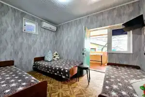 Четырёхместная комната стандарт 1 с отдельной кухней, Курортное