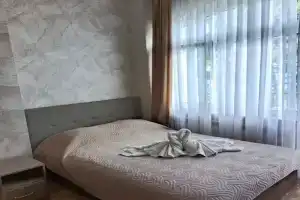Трёхместный номер полулюкс, Алушта