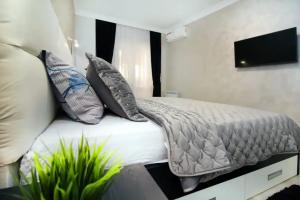 Дизайнерские апартаменты рядом с ТРЦ Мега, Алматы