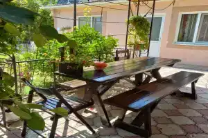 Дом на земле, Евпатория