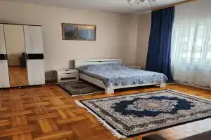 Просторная квартира, Южная Озереевка