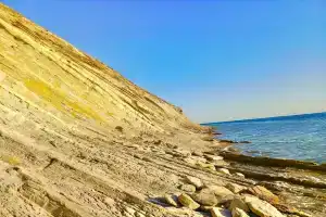 Новая студия в тихом местечке, зелень, пенье птиц, горы и море