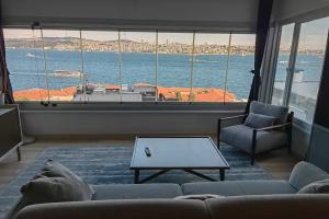 Bosphorus lighthouse studio apartment, Стамбул