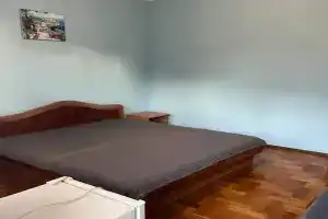 Трёхместный номер стандарт, Гудаута