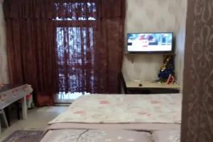 Студия с балкончиком в центре Сочи, вид на горы и город