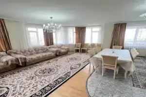 Трёшка на конечном Авангарда, Атырау