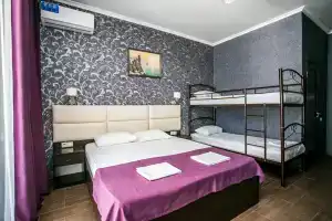 Четырёхместный номер улучшенный, Береговое