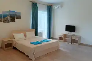 Двухместная комната с двумя доп местами с санузлом, Отрадное