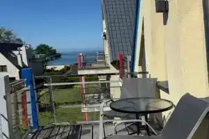 Уютная квартира с видом на море с голубым пляжем в Янтарном