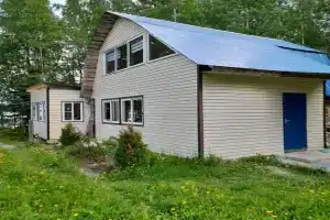 Дом-баня на берегу озера Уросозеро