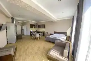 Студия, Адлер
