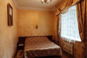Четырёхместный номер Люкс двухкомнатный с балконом, основной корпус, Домбай