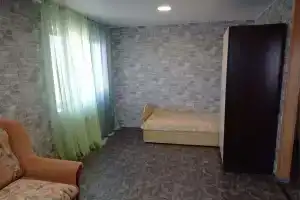 Квартира на берегу озера, Яровое