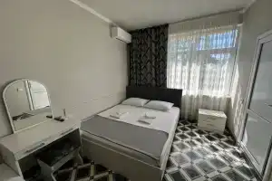 Четырёхместный номер стандарт, Адлер
