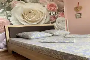 Тихий домик, Юца