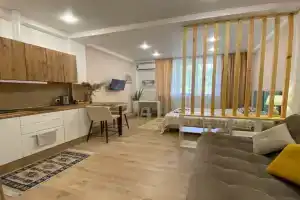 Студия в Миндальном парке