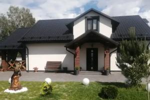 Уютный двухэтажный коттедж вблизи леса