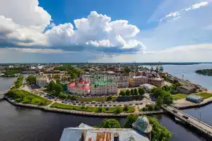 Апартаменты в центре рядом с замком с видом на залив
