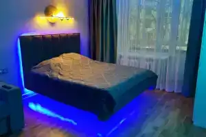 Дизайн-квартира в самом центре с джакузи и кондиционером.
