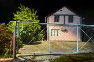 Двух этажный дом на дачном участке, Адлер