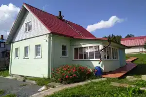 Средний дом на Онежском взморье