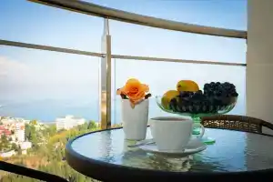 Апартаменты с видом на море, Алушта