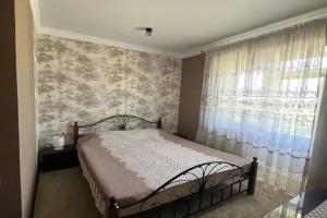 Двухместный номер с 1 кроватью ДВухместный Улучшенный номер с двуспальной кроватью и с балконом