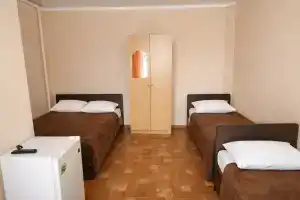 Четырёхместный номер стандарт, Лазаревское