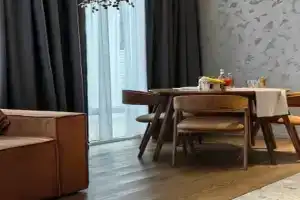 Шикарный коттедж с подогреваемым бассейном, сауной и зоной барбекю, Высокое