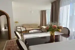 Двухуровневая квартира в центре