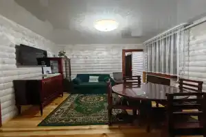 Трехкомнатный дом Lucky House до 7 человек на Байкале., Листвянка