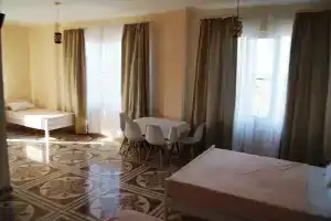Семейный номер улучшенный, Веселовка