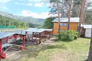 Дом у реки, Чемал