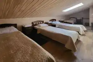 Четырехместный номер эконом на мансарде