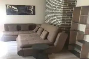 Дом рядом с озером