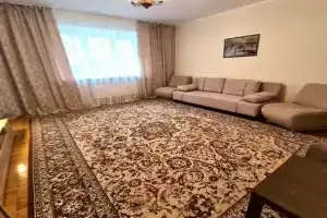 Трёхкомнатная квартира в самом центре, 3 изолированные комнаты и кухня