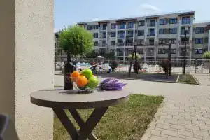 Евротрешка с терассой и выходом на бассеин, Сукко