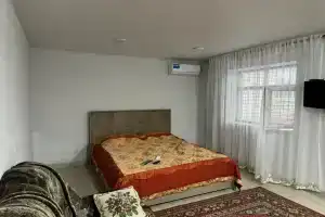 Уютная комната со всеми условиями для комфортного проживания