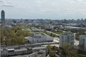 Современная 1-комнатная квартира с потрясающим видом на центр города, Екатеринбург