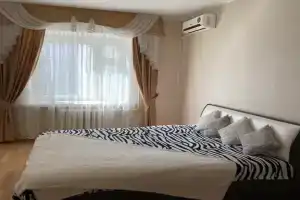 Просторная трехкомнатная квартира, Казань