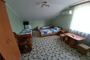 Трехместный номер Бюджетный с доп. местом (Мансарда), Геленджик