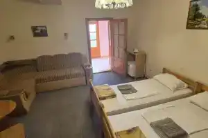 Четырёхместный номер однокомнатный для 4х человек, Мисхор