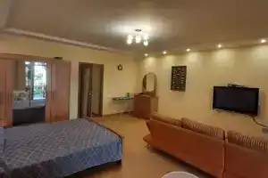 Уединенный апартамент Эллада у самого моря, Семидворье